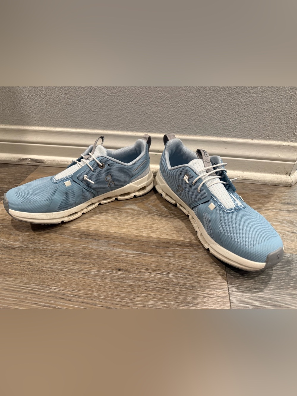 On Big Kids Blue Cloud Sky Sneakers - Picture 2 of 7